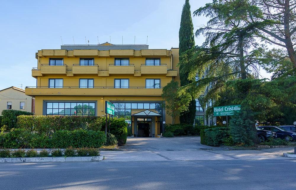 Hotel Cristallo Ассізі Екстер'єр фото